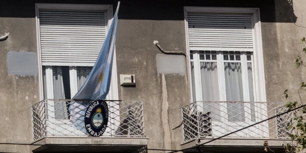 Συνελήφθησαν δύο αναρχικοί του «Ρουβίκωνα» για το ντου στην πρεσβεία της Αργεντινής